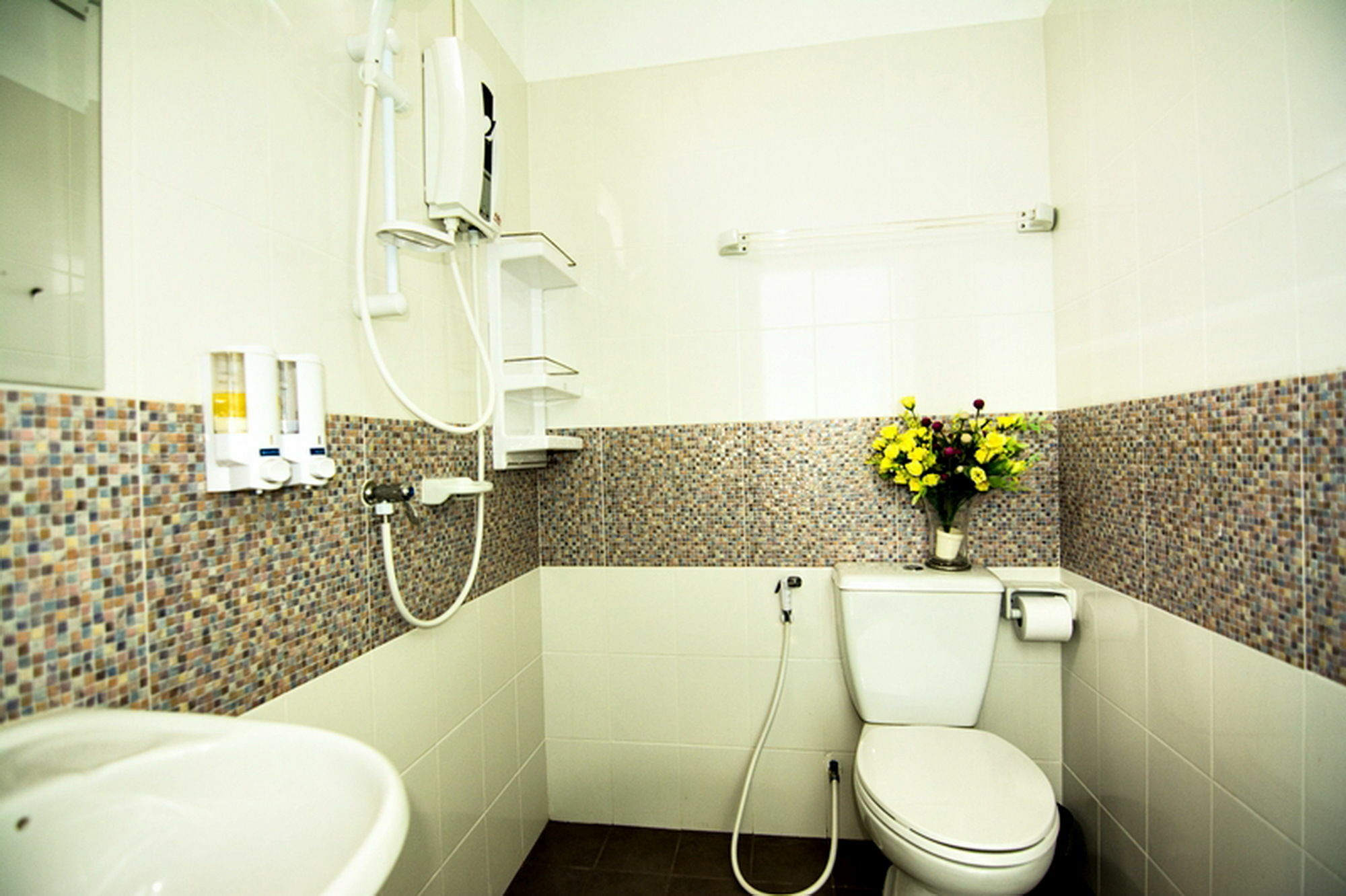 แอท อีส เรสซิเดนซ์ สุวรรรณภูมิ Hotel บางพลี ภายนอก รูปภาพ