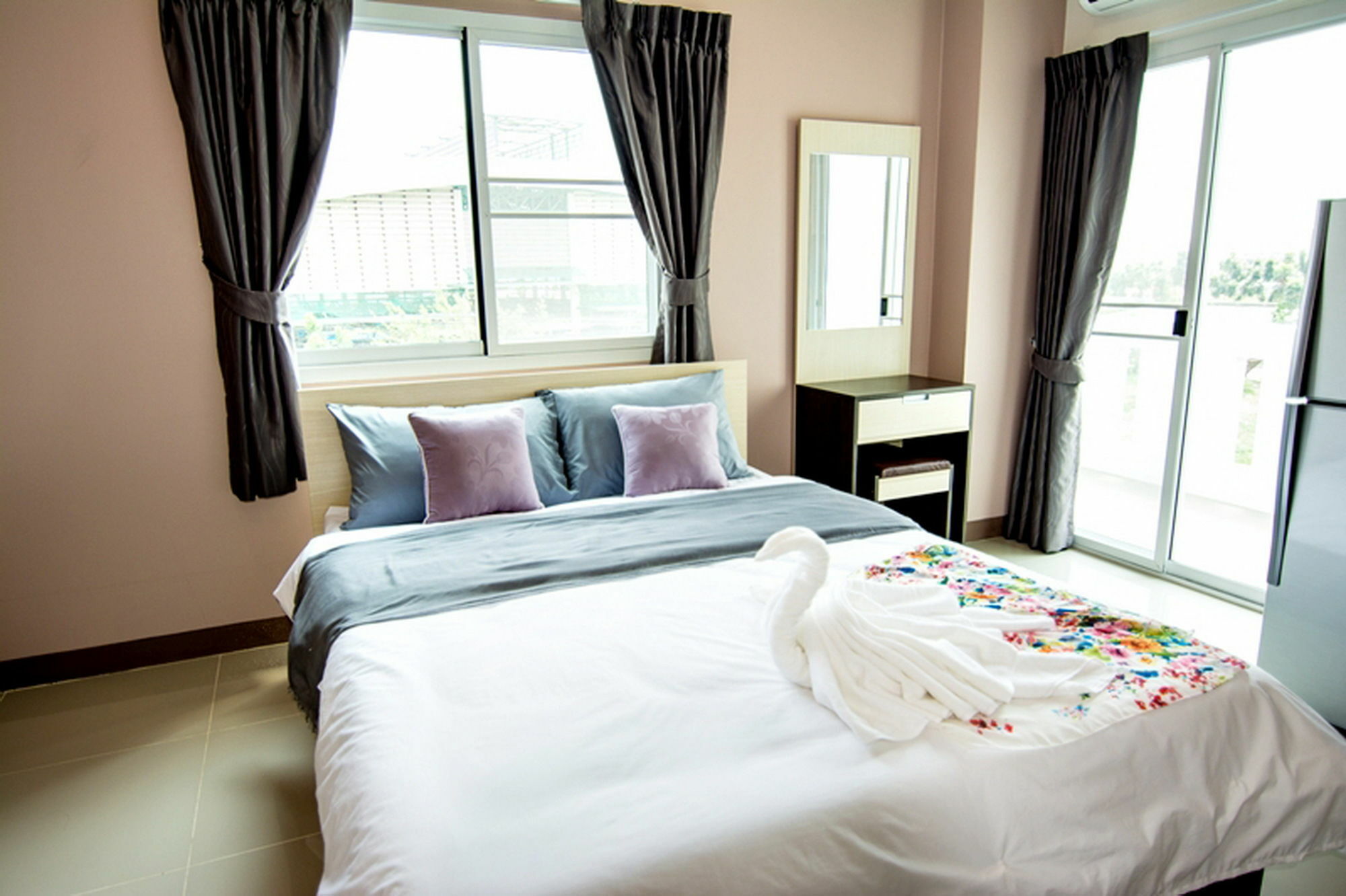แอท อีส เรสซิเดนซ์ สุวรรรณภูมิ Hotel บางพลี ภายนอก รูปภาพ